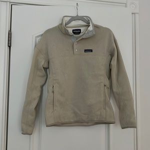 Off white, tan, Patagonia pull over